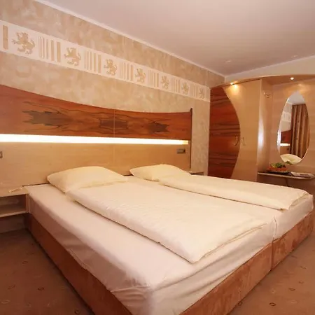 Отель Passauer Wolf 4*